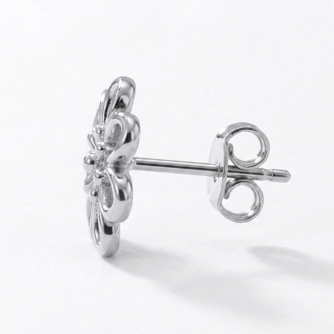 Daisy Studs