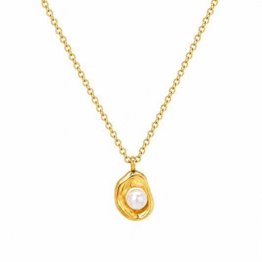 Gold oyster pendant necklace with pearl detail